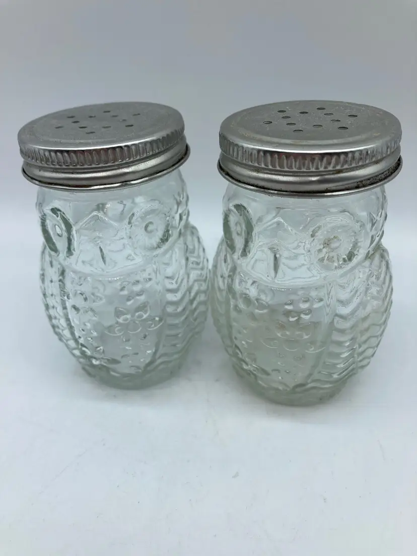 Vintage glass owl salt and pepper shaker set
