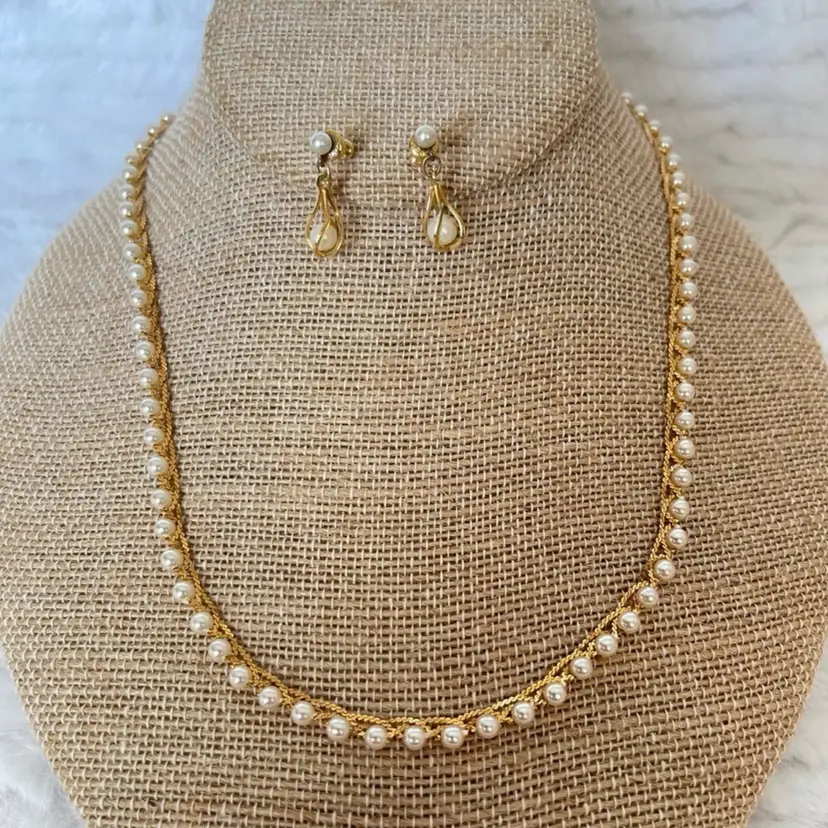Vintage Napier woven gold-tone and faux pearl necklace and earrings set