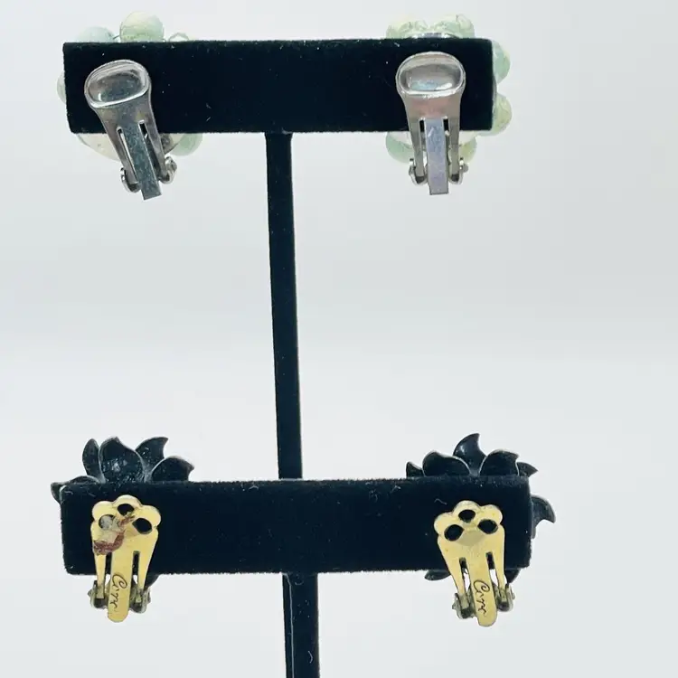 Vintage CORO Black Enamel Flower Clip-On Earrings Aqua Pearl Cluster Lot of 2 19267