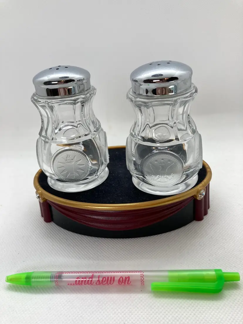 Fostoria salt & pepper
Vintage coin dot clear