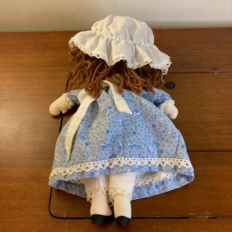 Vintage 70s Handmade Colonial- or Holly Hobbie-Style Cloth Doll