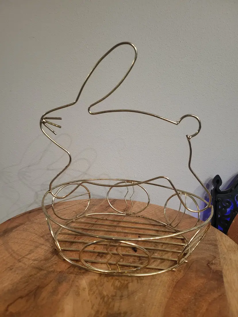 Vintage HOMCO Brass Easter Basket Hopping Bunny & Easter Eggs Wire