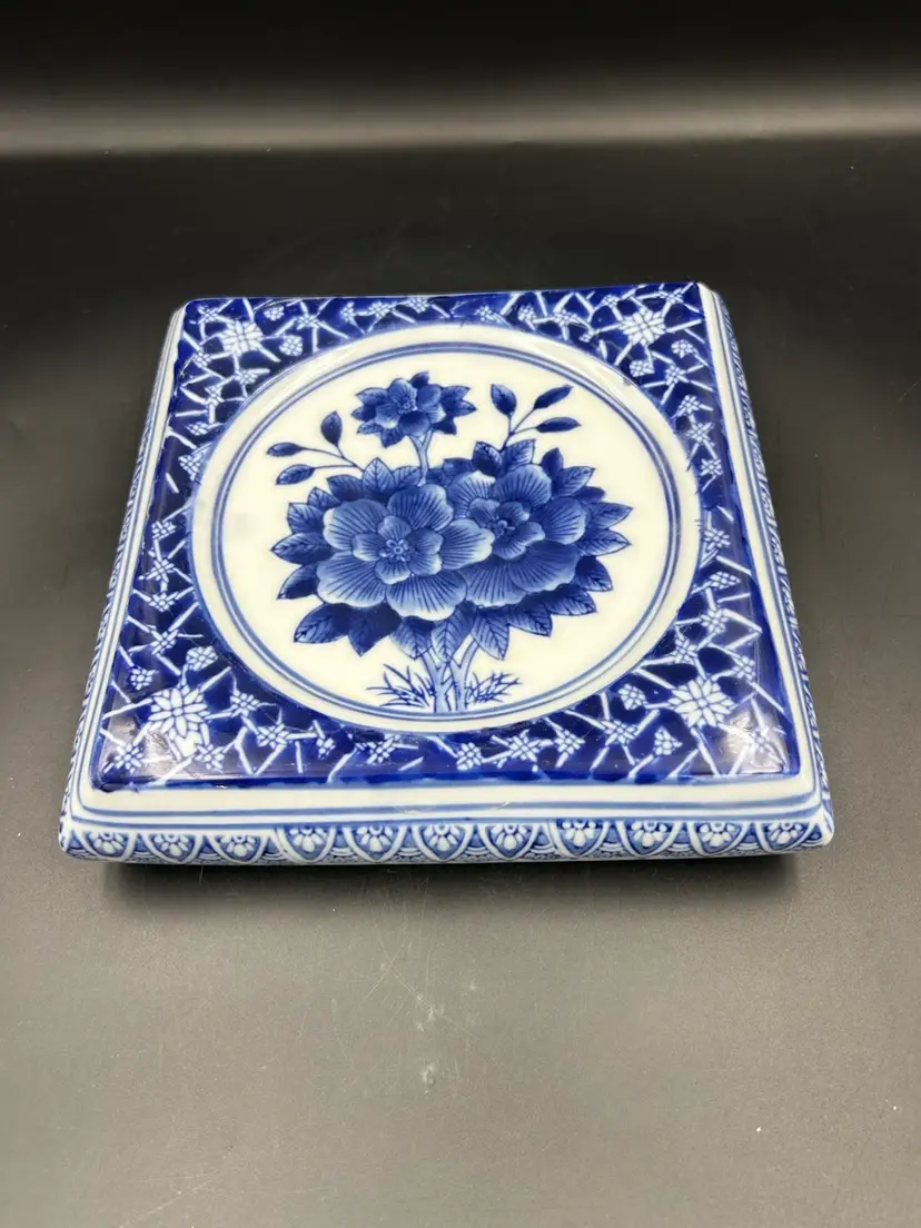 Vintage MCM DeChang Taoci Blue & White Floral Porcelain Teapot Trivet