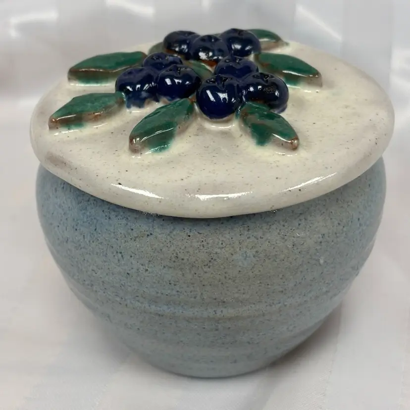 Rowantrees Pottery of Maine Studio Art Pottery Blueberry Jar See NOTES