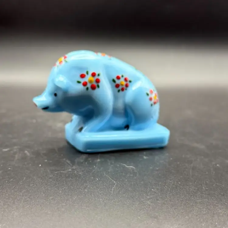 Retired Boyd "Suee the Pig" Glass Hand-painted Mini Figurine