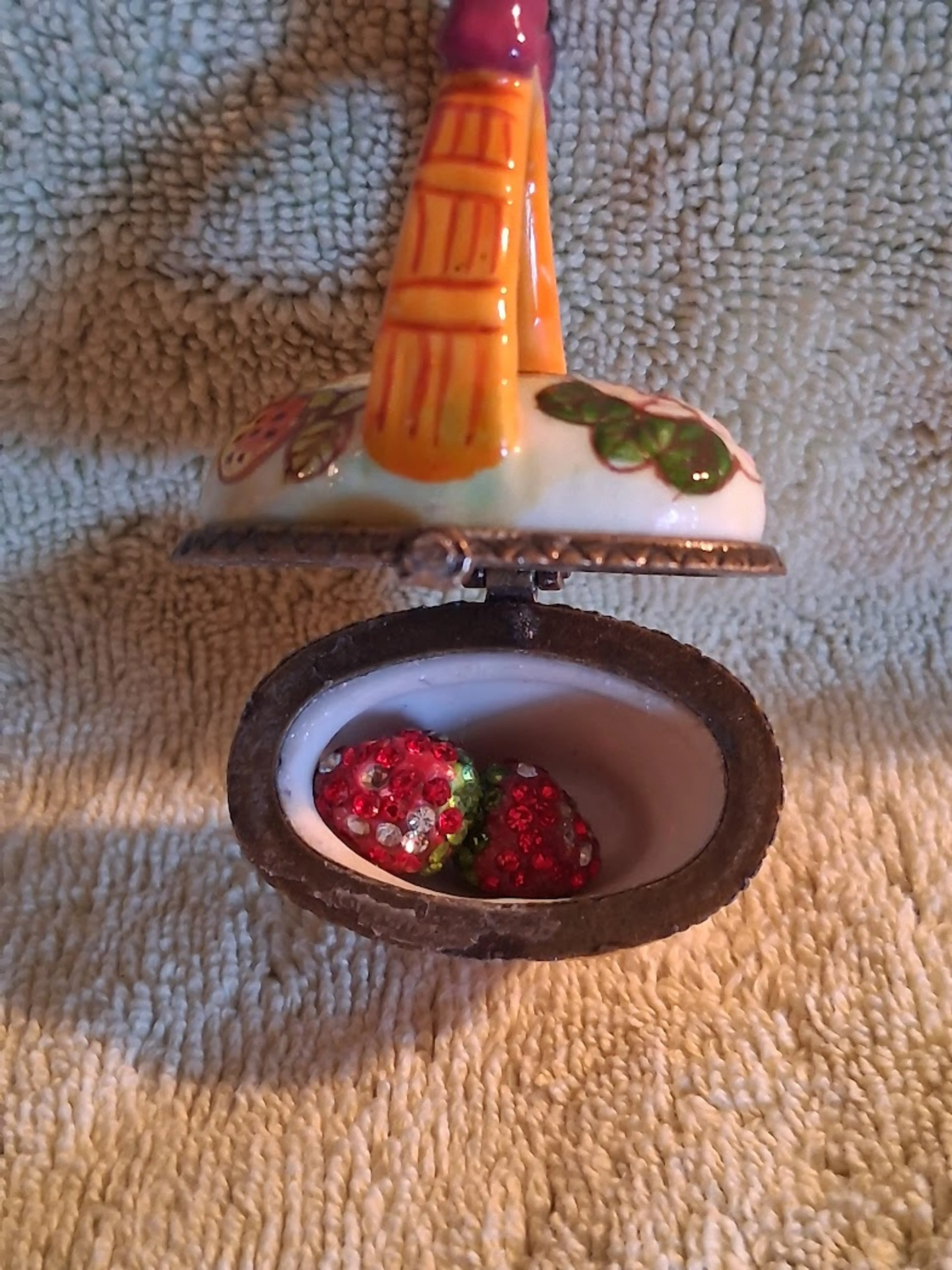 Image 4 of 4