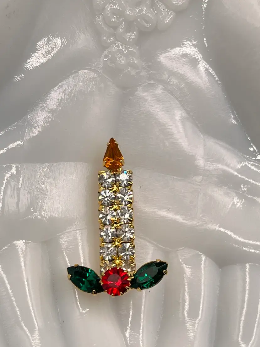 Rhinestone Holiday Candle Brooch 1.5” 🕯️