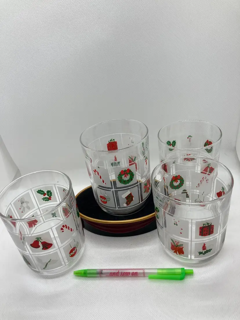 Libbey vintage frosted
4 Christmas cups window panel decor