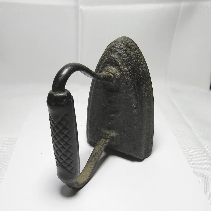 Antique Early American Cast Iron Sad Iron
