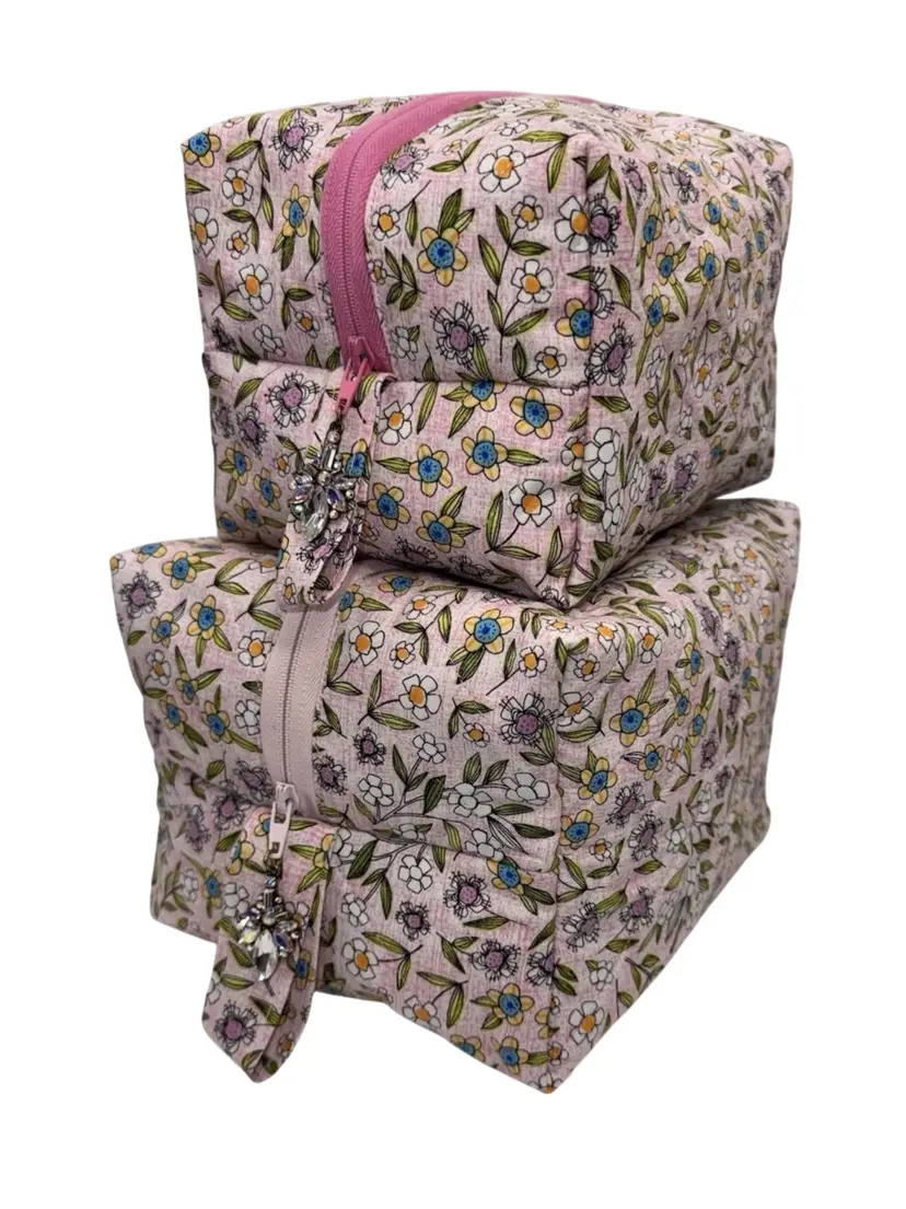 Boxy Makeup Bags Large Matching Quilted Floral Themed /Toiletry Bags Set Of 2
