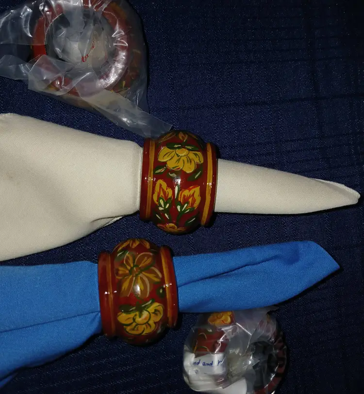 VINTAGE April Cornell Home Collection Hand Painted Wooden Napkin Rings - set of 4