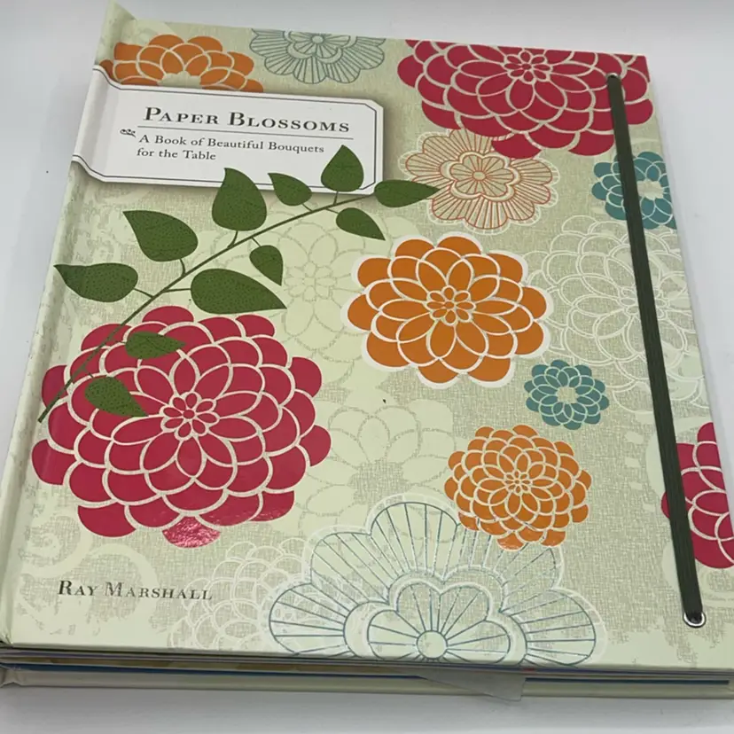 21-Paper Blossoms: A Book of Beautiful Bouquets  Butterfly Dragonfly for the Table: By Marshall, Ray