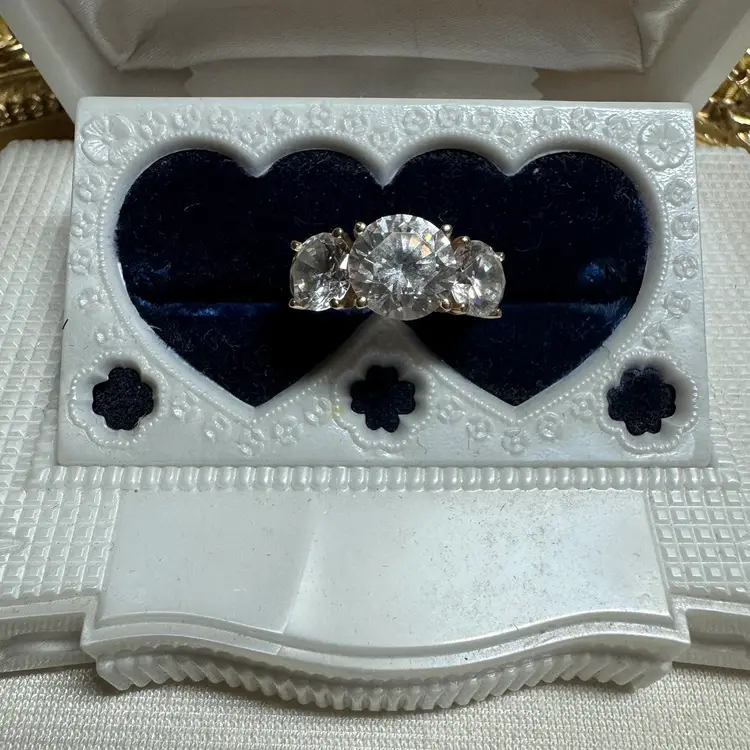 14k Gold CZ Ring Size 5.5