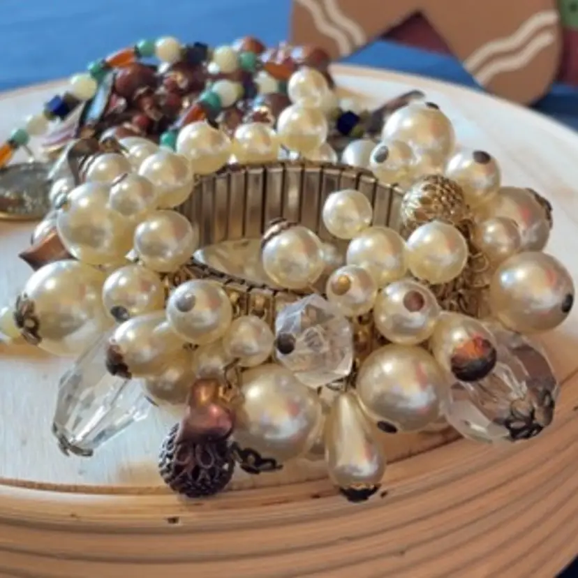 Faux Pearl Cha Cha stretch Bracelet