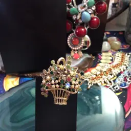 #08 - Vamp Peacock Listing