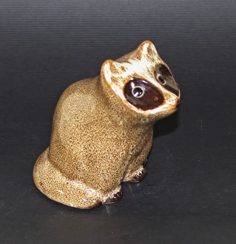 Vintage Pigeon Forge Pottery Brown Raccoon Douglas Ferguson Signed 5.5" Tall