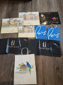 Collectible Vintage Bellagio, Mirage, Treasure Island, Paris,Shopping Gift Bag