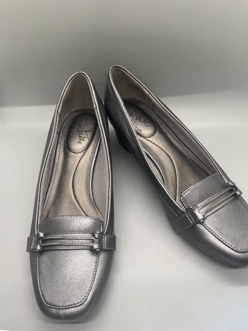 LifeStride Women's 7 M Evette Dress Pump Shoes Silver Loafers NEW