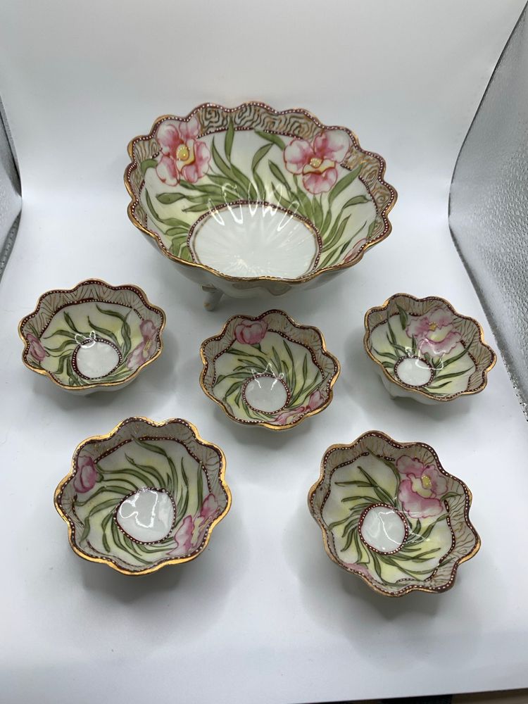 Vintage Hand Formed Hand Painted Japan Bowl Set