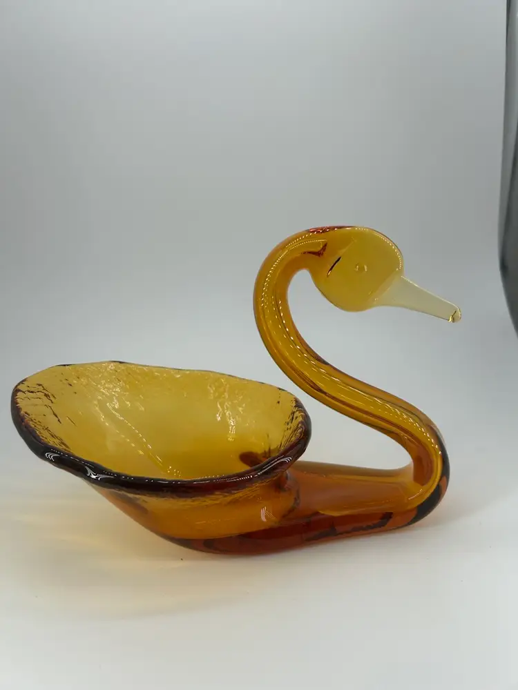 VINTAGE TIFFIN-FRANCISCAN SWAN AMBER GLASS FIGURINE