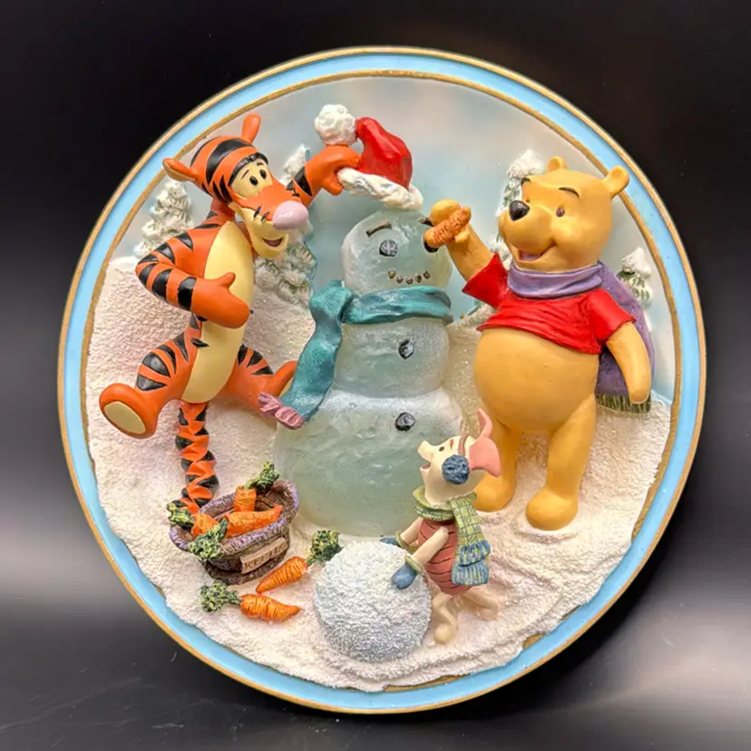 Vintage Disney Bradford Exchange Winnie The Pooh’s Wonderlit Winter 3D Collector Plate 6.25”