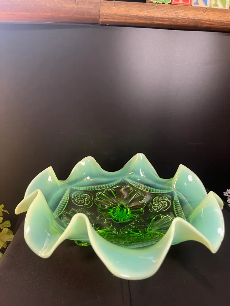 1906 Antique Jefferson Glass Meander Green Opalescent 3 Toed Crimped Bowl-"Ruffles and Rings".