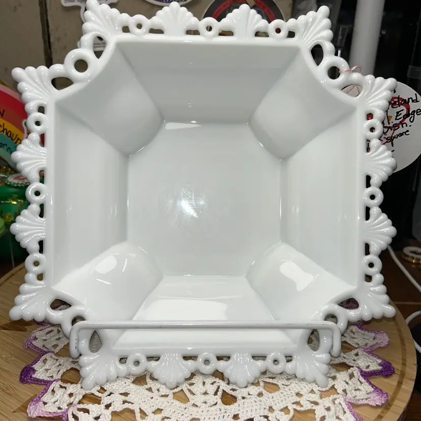Westmoreland Ring And Petal Square Service Dish