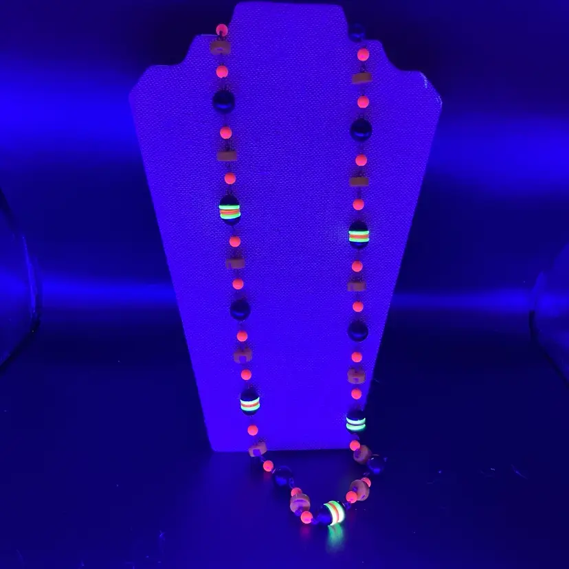 Very Mod Multi Color Plastic Bead Long Necklace 36” GLOWS