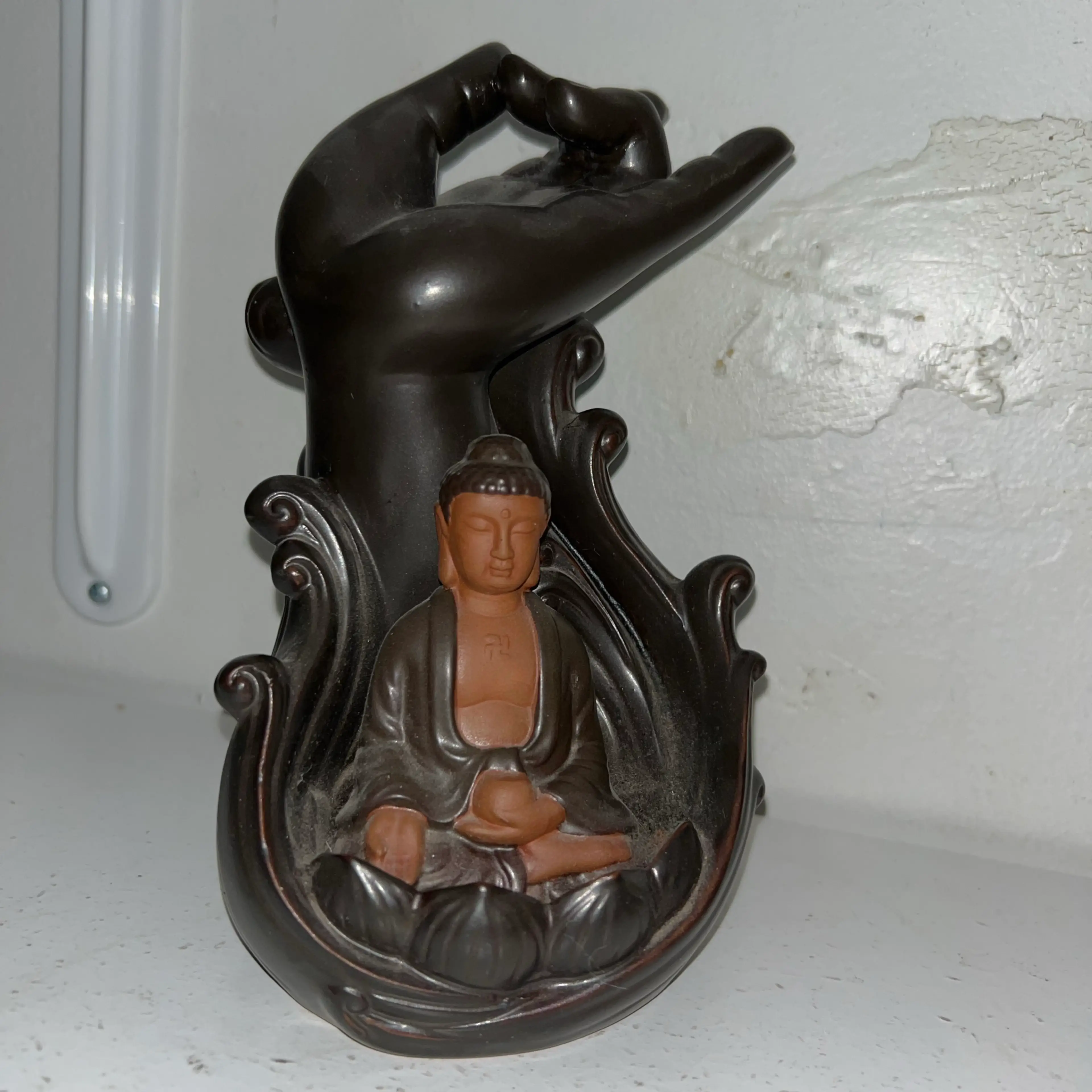 Image 1 of 8