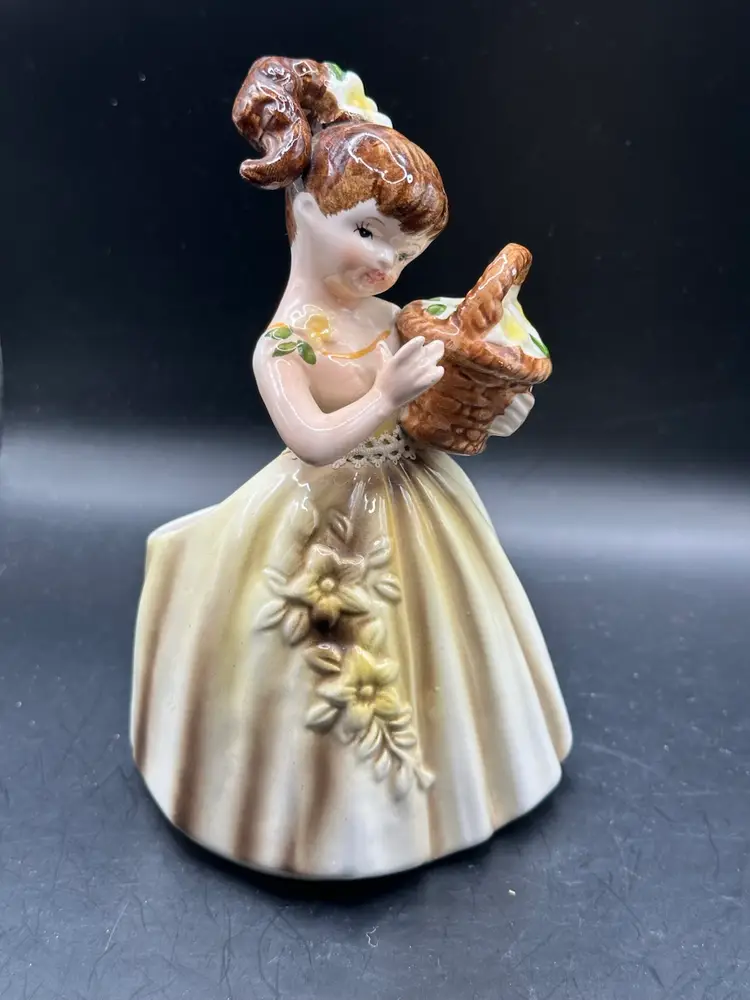 VINTAGE 1950s ENESCO GIRL PLANTER YELLOW ROSES DRESS BRUNETTE PONYTAIL