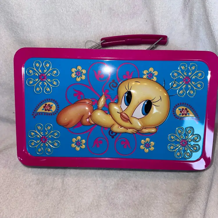 New Old Stock Vintage 2001 Looney Tunes Tweety Bird Embossed Lunch Box Storage Tin
