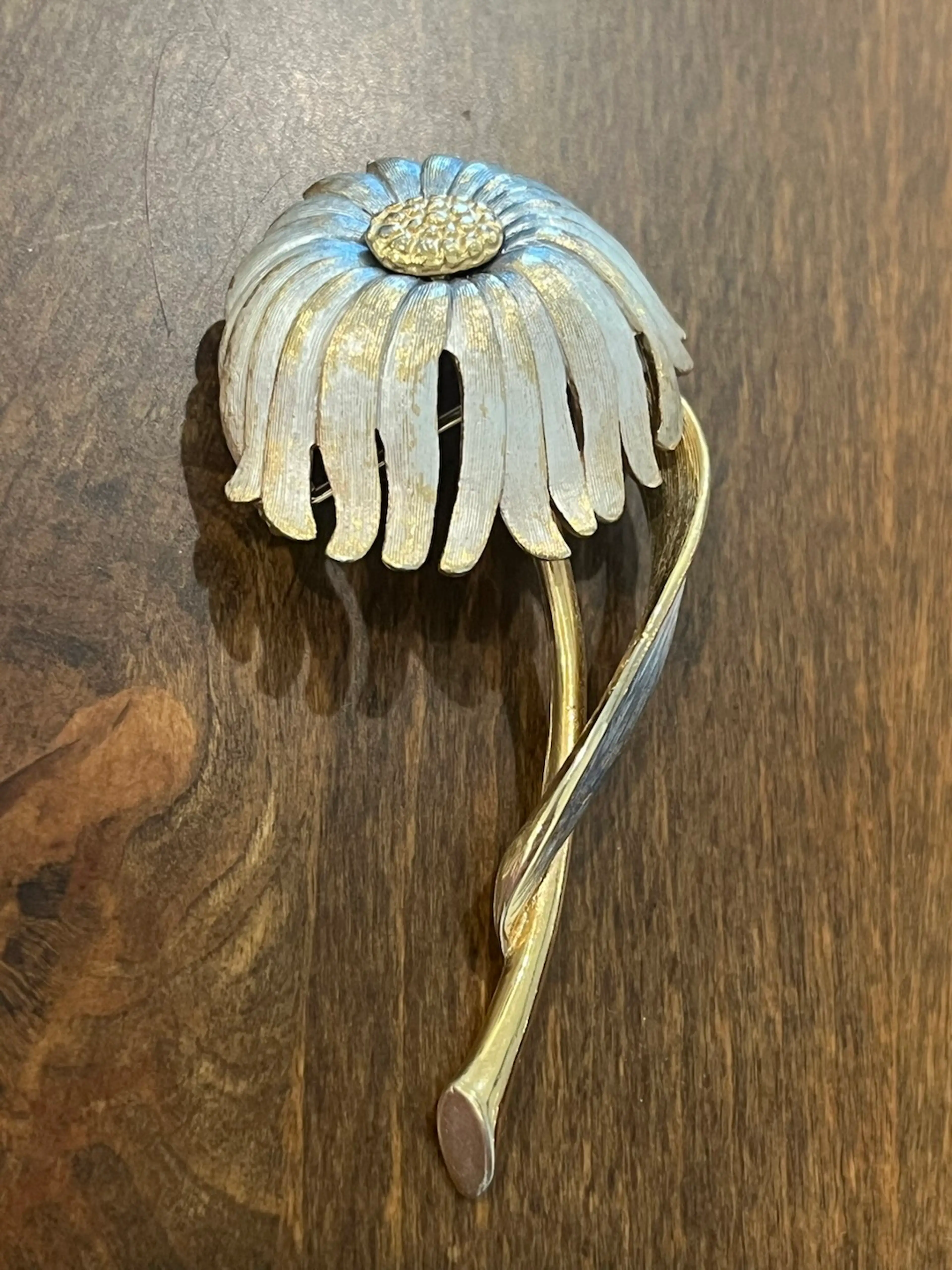Image 2 of 6