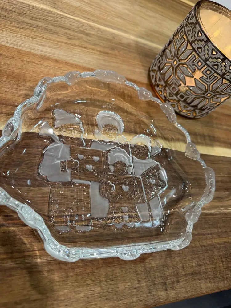 Mikasa “Carolers” Sweets Dish