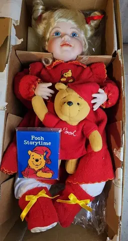 Disney Ashton-Drake “Let’s Read a Bedtime Story, Pooh” Porcelain Doll – Box, COA, Pooh Bear