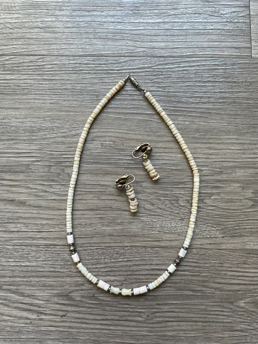 VTG Tiger Puka Shell Natural Stone Hawaii  Necklace 16.5" MATCHING CLIP EARRINGS