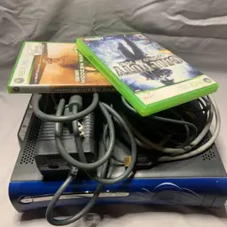 Microsoft Xbox 360 Black Console 120 GB HD , Remote and 2 Games  Tested & Works