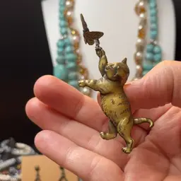JJ Brass Kitty Pin