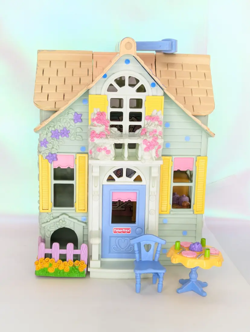 Fisher Price Sweet Streets Country Cottage Dollhouse & Table, Chair 2004 Carry-along miniature loving family House Vintage Collectible toys