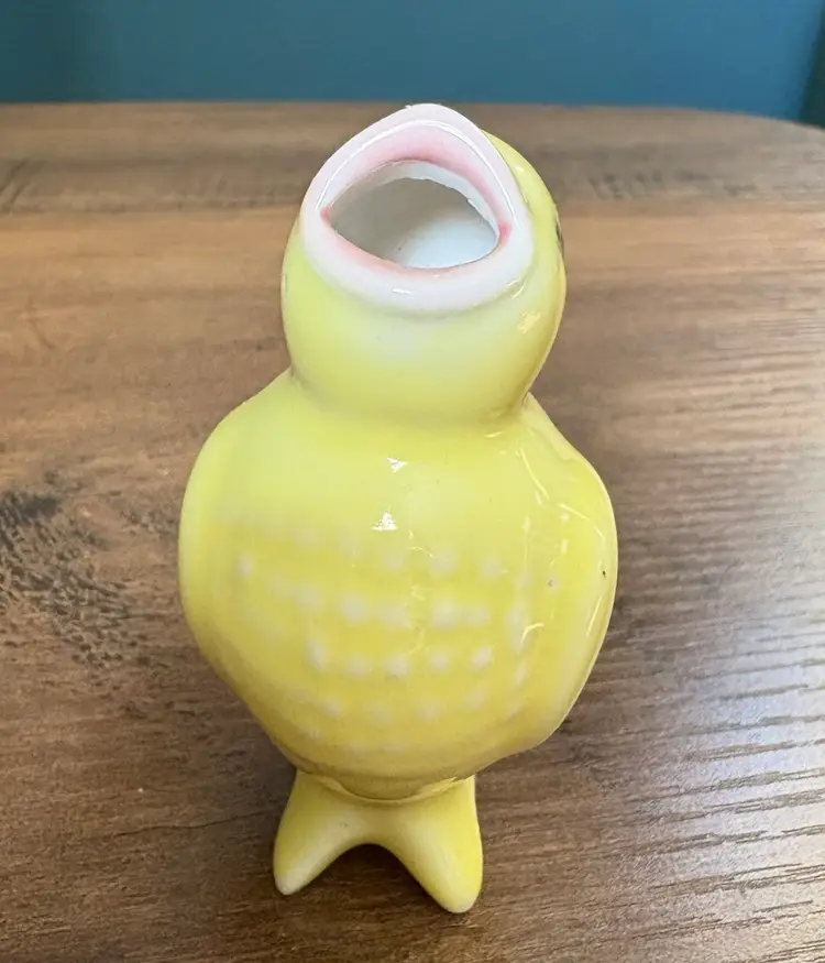 Vintage Josef Originals Pie Bird Yellow Ceramic  Canary 3”