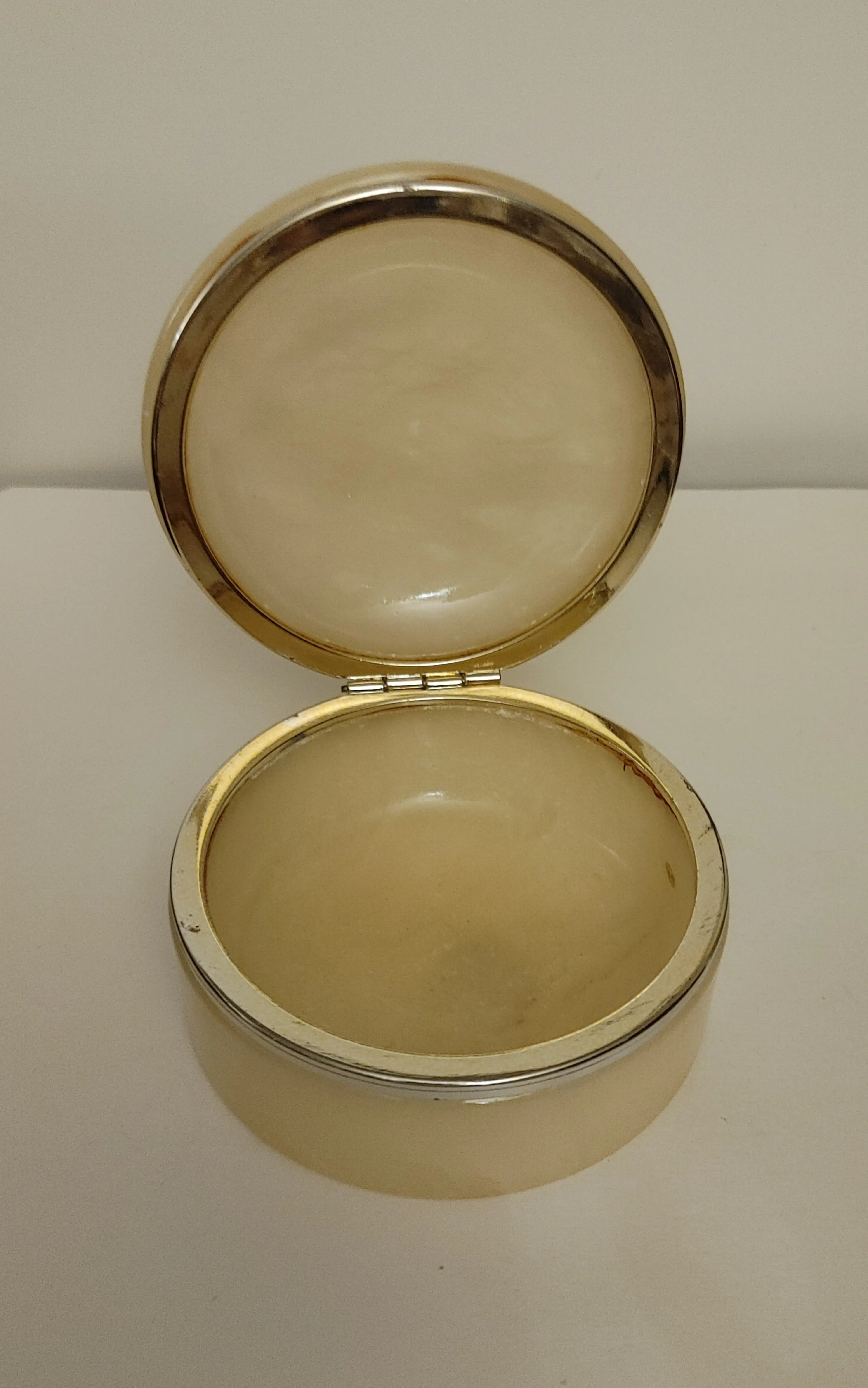 Image 3 of 6