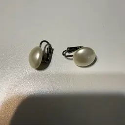 Richelieu Pearl Lever back Earrings
