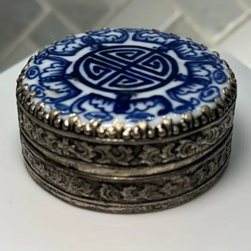 Beautiful Vintage Chinese Silver-Plated Round Porcelain Top with mirror inside lid/ Tile Trinket Box w/ Vanity Mirror