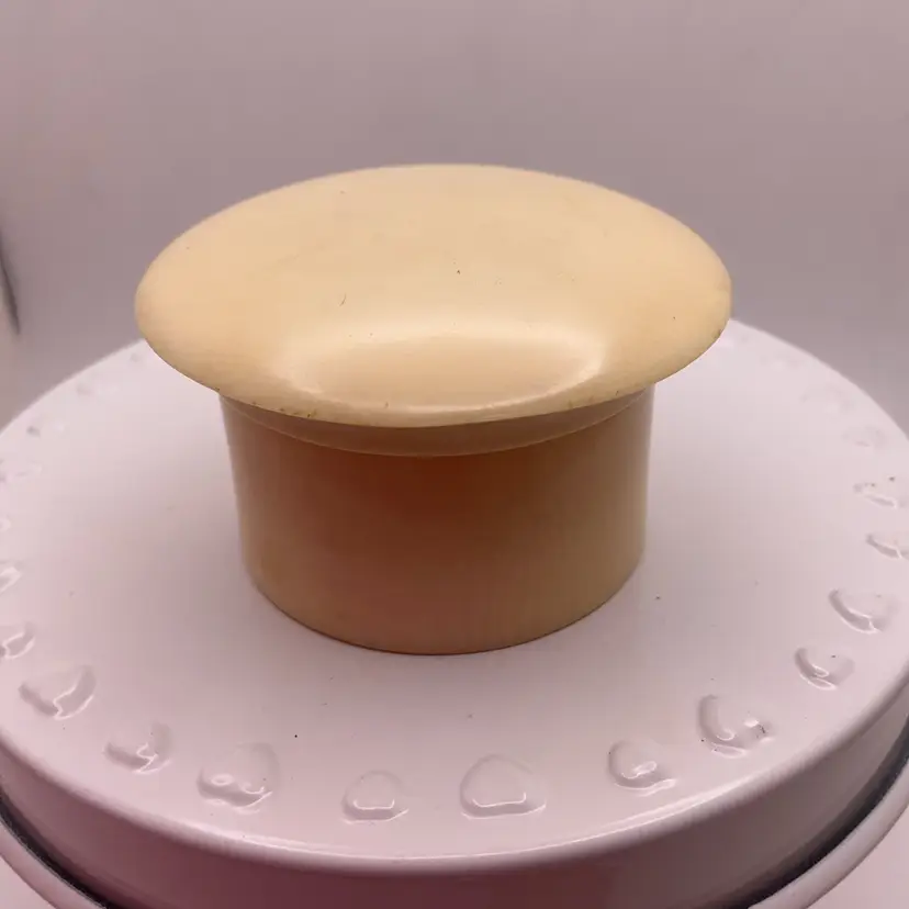 POW2 VTG Plastic Trinket Box with Screw Top Lid 2"D x 1.25"