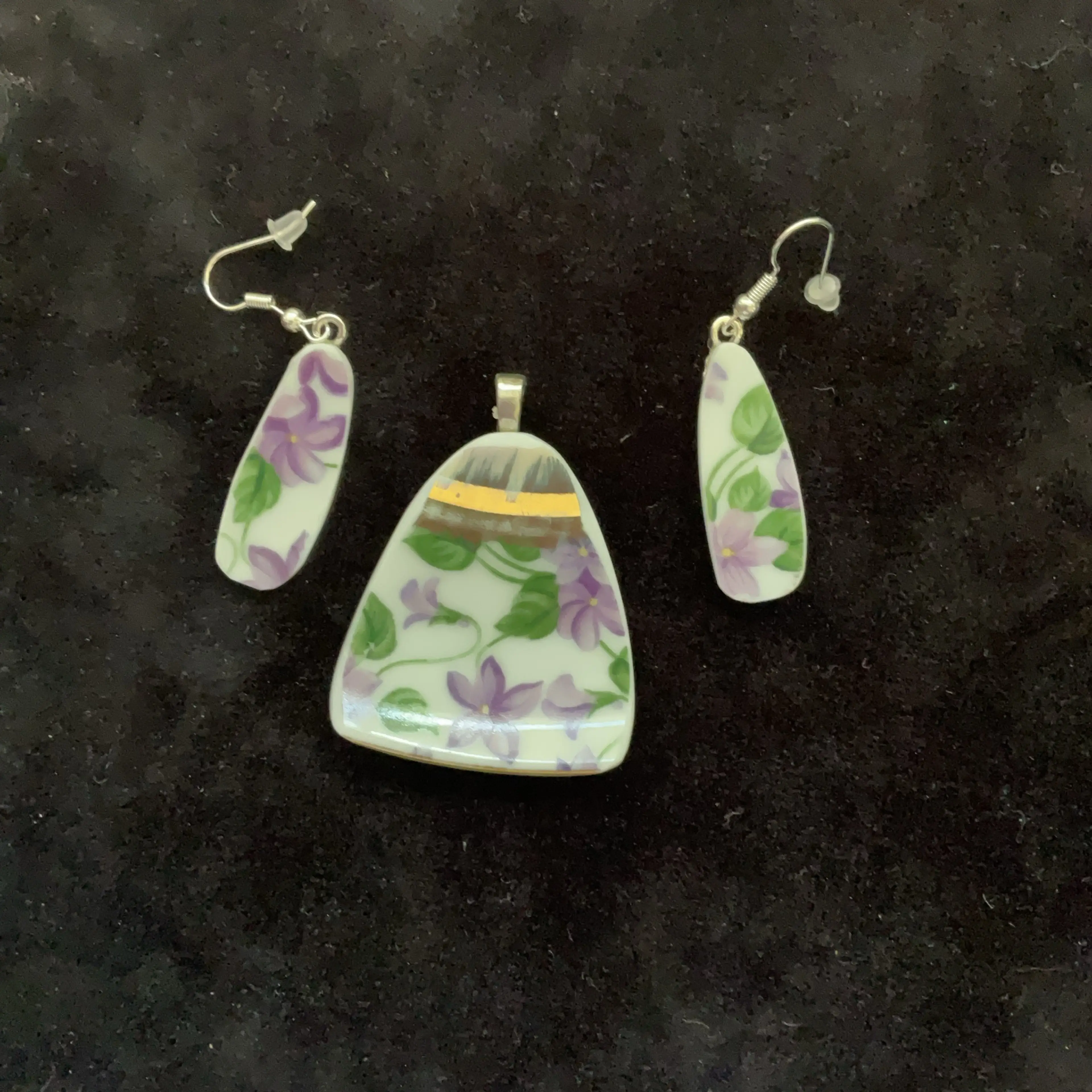 Image 1 of 2