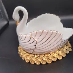 Vintage Stylebuilt Assessories Porcelain Swan Dish W/24K Gold Gilt Nest READ