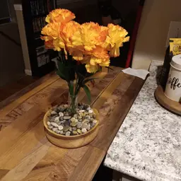 Chestnut floral centerpiece.