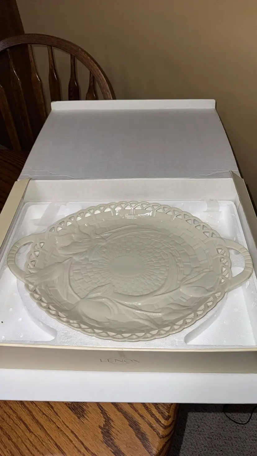 Lenox Fine China "Basket of Flowers" Tulip 16" Handled Platter/Tray 2003 w/box