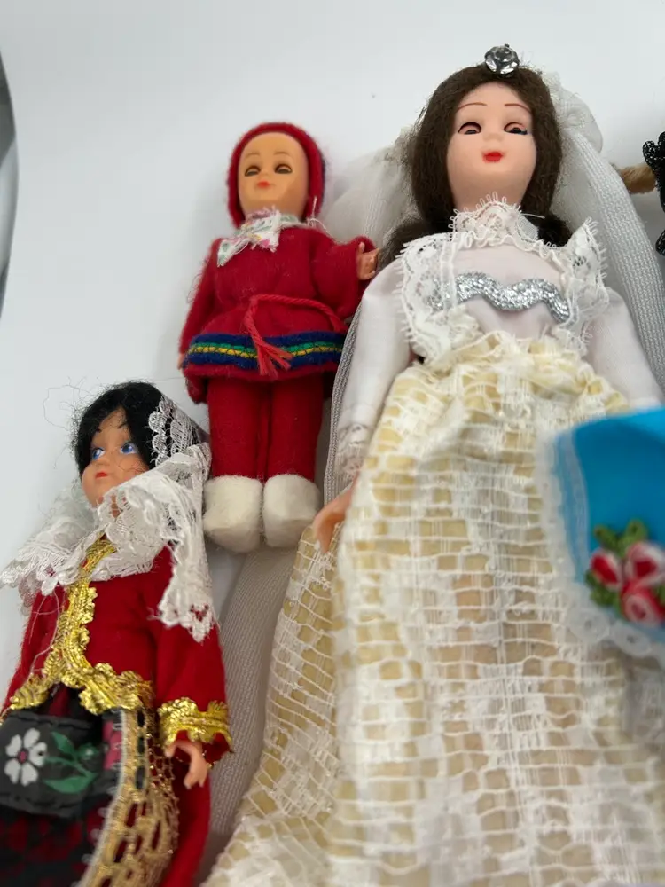 Lot Of 8 Vintage Dolls