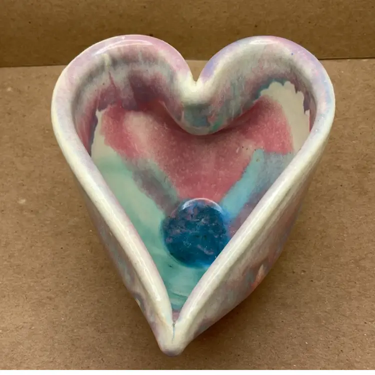 POW3 Studio Pottery Drip Glaze Heart Bowl Trinket Dish 3” x 4.75” Signed