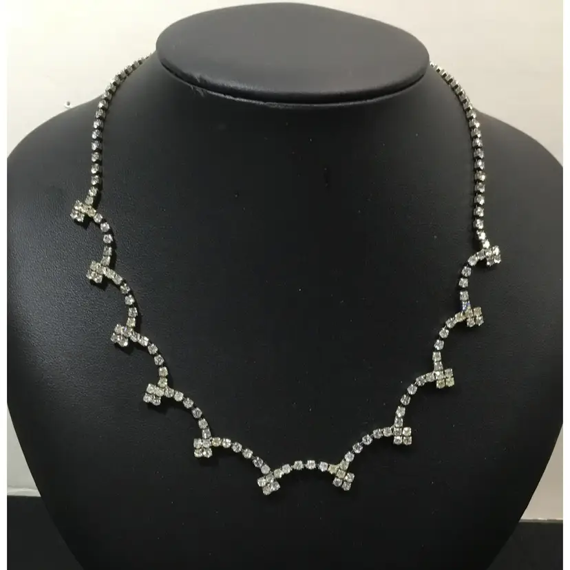 Dainty, Vintage, Victorian style cup chain necklace, clear rhinestones 16"